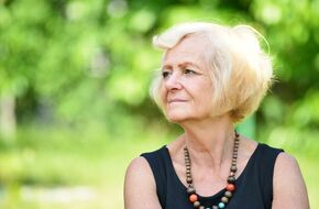 Kobieta w okresie postmenopauzalnym