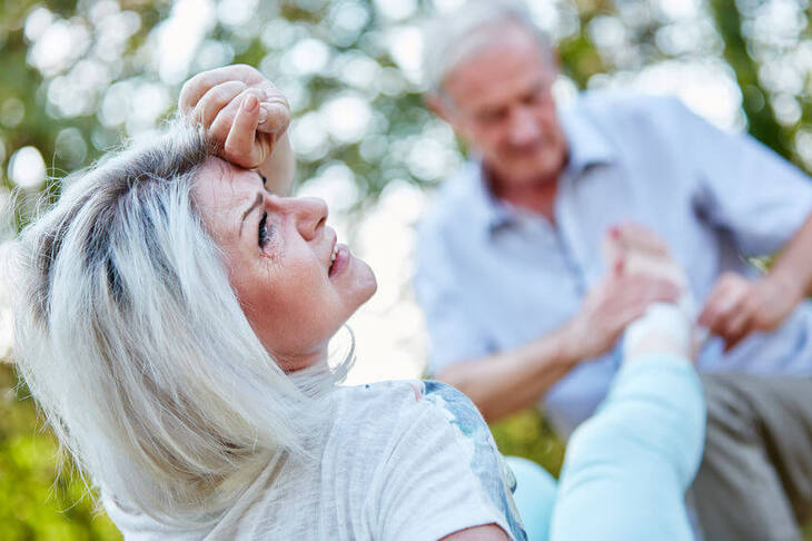 Seniorzy z problemem bólu stawów