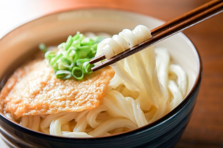 Danie z makaronem udon