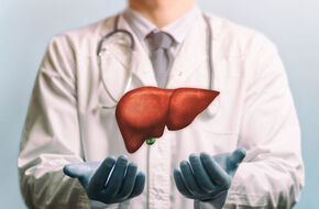 Lekarz hepatolog