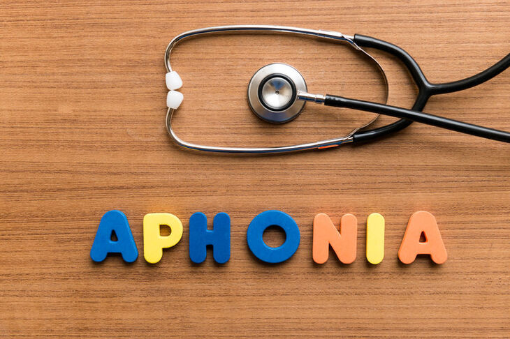 Stetoskop i napis aphonia