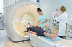 Jak wygląda i na czym polega rezonans magnetyczny (MRI)?
