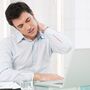 Pacjent z problemem przepukliny kręgosłupa szyjnego